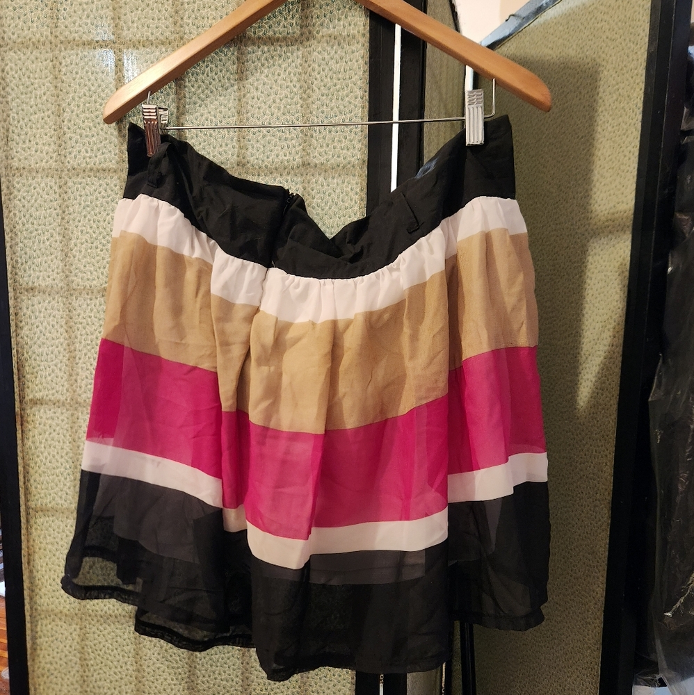 Stylish Color block pleated above the knee Flirty Skirt